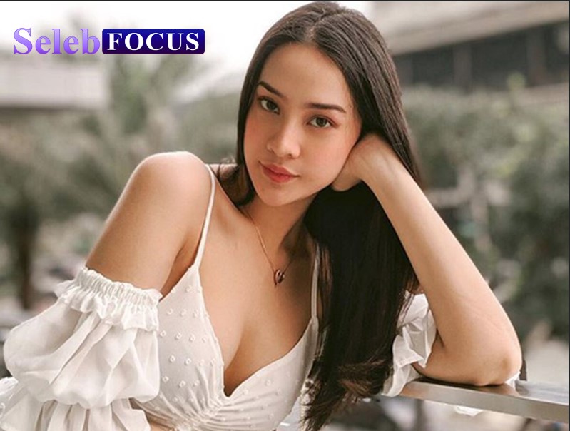 Caption Misterius Anya Geraldine